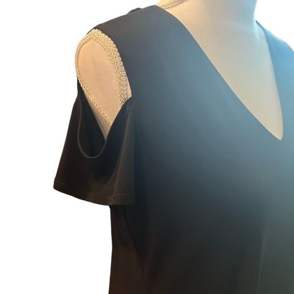 Clara Sun Woo Black Cold Shoulder Dress V Neck Size Small - Picture 5 of 8